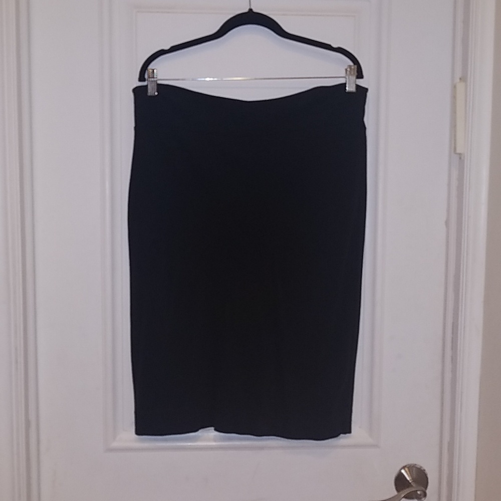 Junee | Black midi skirt